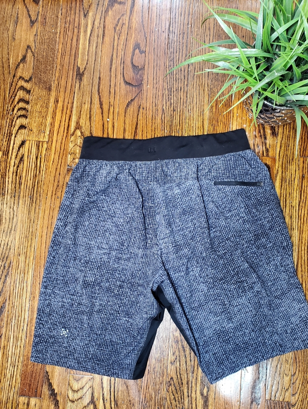 Lululemon Men's T.H.E Short Luxtreme Liner 9"  Grey Athletic with Black Sz M - Picture 14 of 16